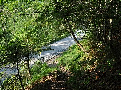 Bis zu einer Teerstraße