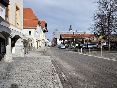 ... und folgen der Marktstraße zur Kirche.