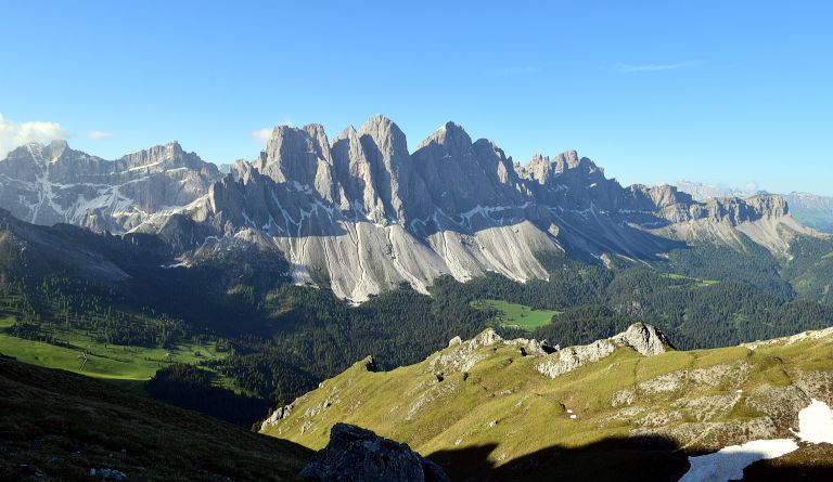 Tullen (2655 m) und Günther-Messner-Steig vom Parkplatz Russiskreuz