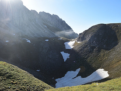 Eine tiefe Grube umgehen wir links