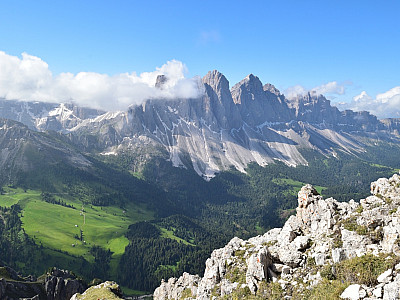 Immer wieder fällt der Blick auf die Geisler Spitzen