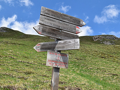 Durch die Peitlerscharte führt auch der Dolomiten-Höhenweg Nummer 8 