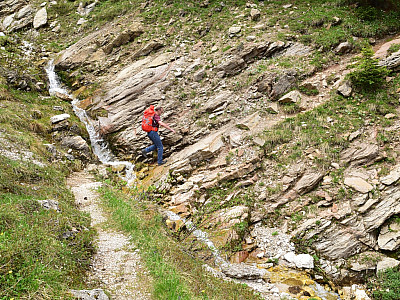 Wir kreuzen einen Bachlauf