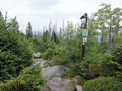 Wir machen nach Norden eine Exkursion zum Adalbert-Stifter-Denkmal