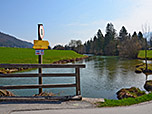 Bei der Brücke am Walchsee halten wir uns Richtung Habersauertal