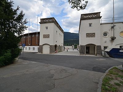 Der Eingang zur Olympia Skischanze