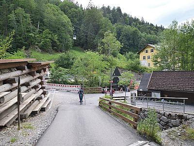 Hier rechts zurück zum Ausgangspunkt