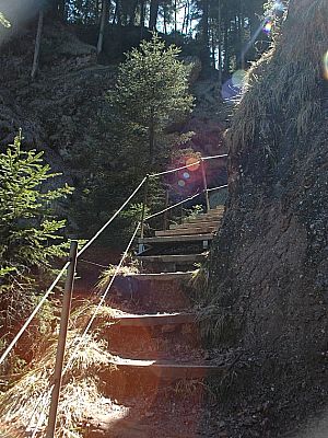 zahlreiche Stufen...