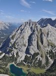 Tajakante und Tajakopf vor der Hochwand