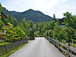 Wir folgen der Ausschilderung Richtung Breitenstein und Bucheralm