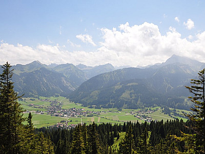 Blick über das Tannheimer Tal nach Süden