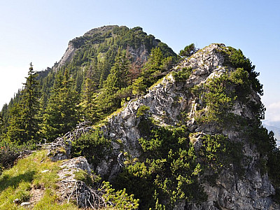 Blick über den Grat zurück zum Gipfel im Westen
