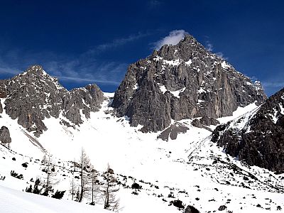 Die Windlegerscharte, rechts daneben der Torstein