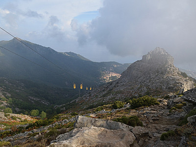 Der Blick auf den Monte Corto, der nördliche Vorgipfel des Monte Capanne