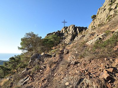 Die letzten Meter auf dem Weg zum Kreuz werden schwieriger