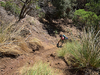 ... hilft ein Seil beim Abstieg