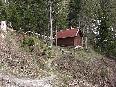 Kleine Hütte am Wegrand