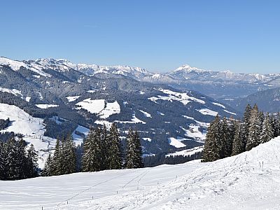 Immer mehr Spitzen vom Rofan werden sichtbar