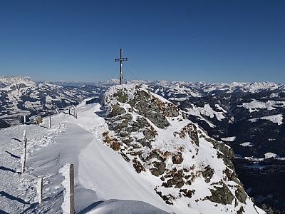 Ein letzter Blick zum Gipfelkreuz ... 