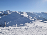 .. und auf die Winterlandschaft, bevor wir unsere Schwünge ins Tal ziehen.
