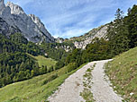 In Kehren wandern wir aufwärts...