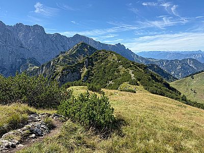 ...vor dem Tristecken hinunter