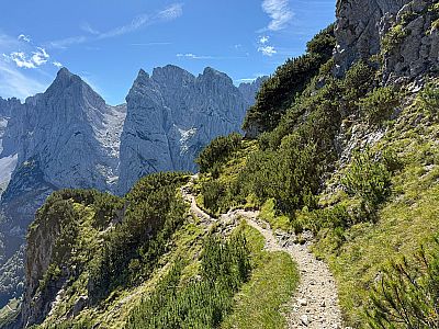 Es folgt ein längerer Quergang
