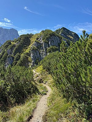 Vor dem Stripsenkopf wartet ein Buckel im Kammverlauf