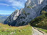 ...und steigen wieder zur Griesner Alm ab