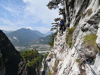 .... und genießen den Blick nach Longarone