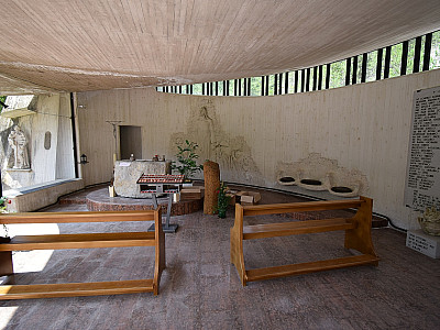 Der Innenraum der kleinen Kirche