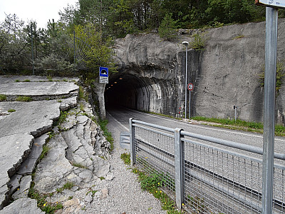Durch den Tunnel geht es zurück zum Parkplatz
