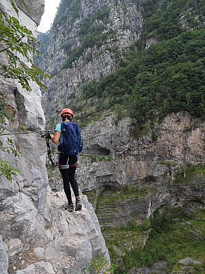 Auf den breiten Bändern kommen wir im A-Gelände schnell voran