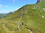 Von der Filzmooshöhe wandern wir hinunter zum Filzmoossattel
