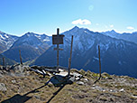 Den Abzweig zur Flecknerhütte lassen wir links liegen
