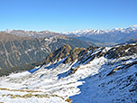 Blick über das Eisacktal zu den Zillertaler Alpen