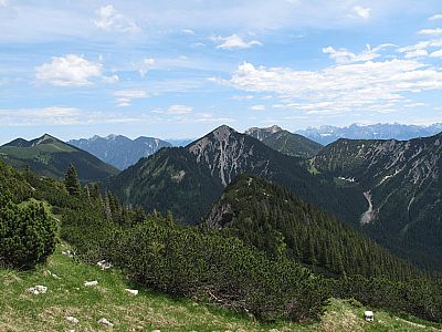 In der Mitte der Hirschbühel