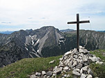 Frieder Gipfelkreuz vor der Kreuzspitze