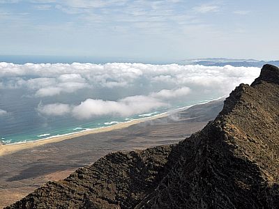 Die einsamen Strände im Norden des Gipfels sind zum Baden nicht geeignet