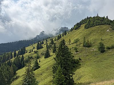 Blick vorbei am Sulten zur Kampenwand