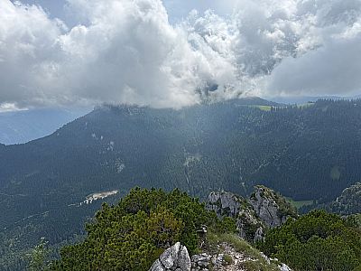 Auch die Hochplatte will sich nicht so recht zeigen