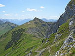 Blick zurück über den bisherigen Aufstiegsweg zur Schneidspitze