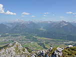 Zugpspitze und Mieminger Kette, rechts der Thaneller