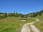 Kurz darauf erreichen wir die Niederkaseralm...