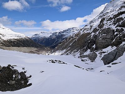 Vor uns die unteren Eismassen des Morteratschgletschers