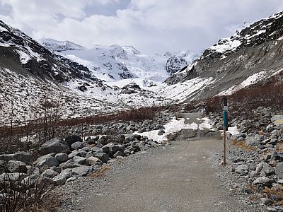 ... können wir auf einem Wanderweg ... 