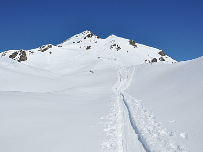 Der Gipfelaufbau der Grafennsspitze kommt in Reichweite.