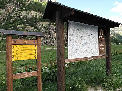 Übersichtstafel am Parkplatz...