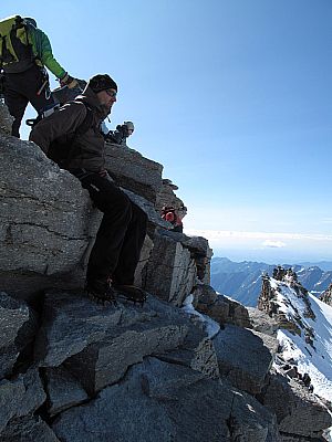 Warten bis sich der Stau am Gipfel auflöst