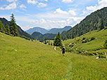 ...die wir über einen Wiesenweg ansteuern